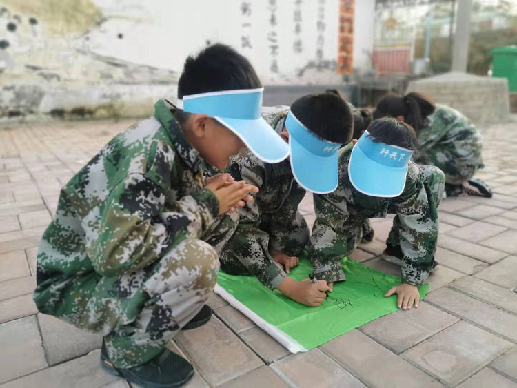 惠济区保合寨小学五年级社会实践活动—英雄小少年