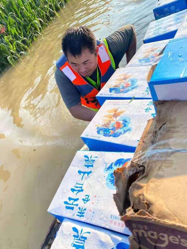 戎装虽去责任在身——新城辖区退役军人“退伍不褪色” 积极投入抗洪抢险