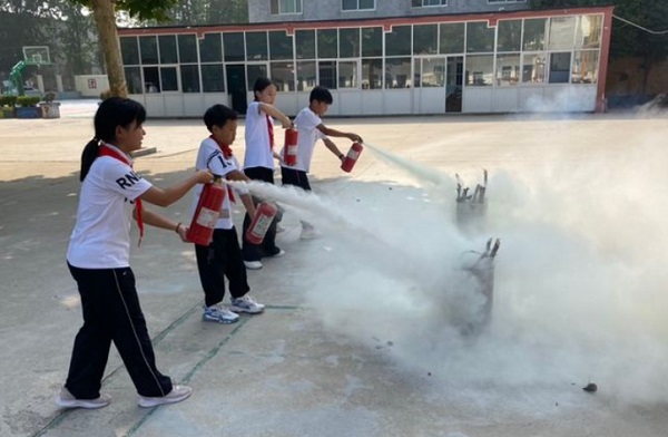 消防时时在，安全传万代 ————惠济区保合寨小学消防演练活动